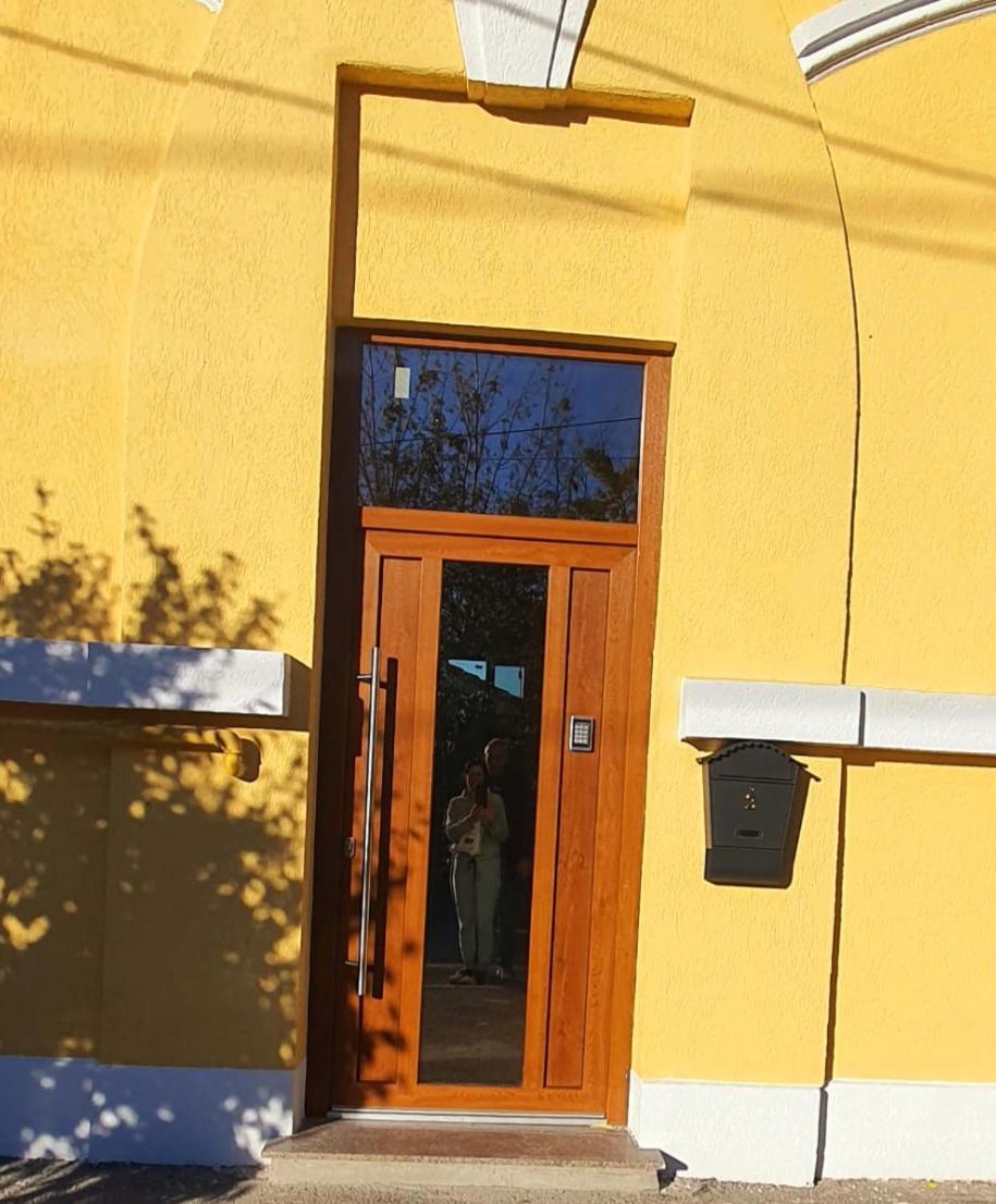 Ori Blue Studio Malul Muresului Arad Bagian luar foto